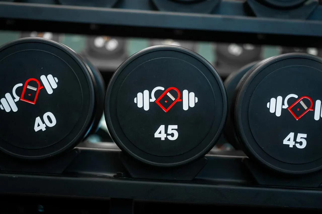 Air Canada — wide workplace gym view