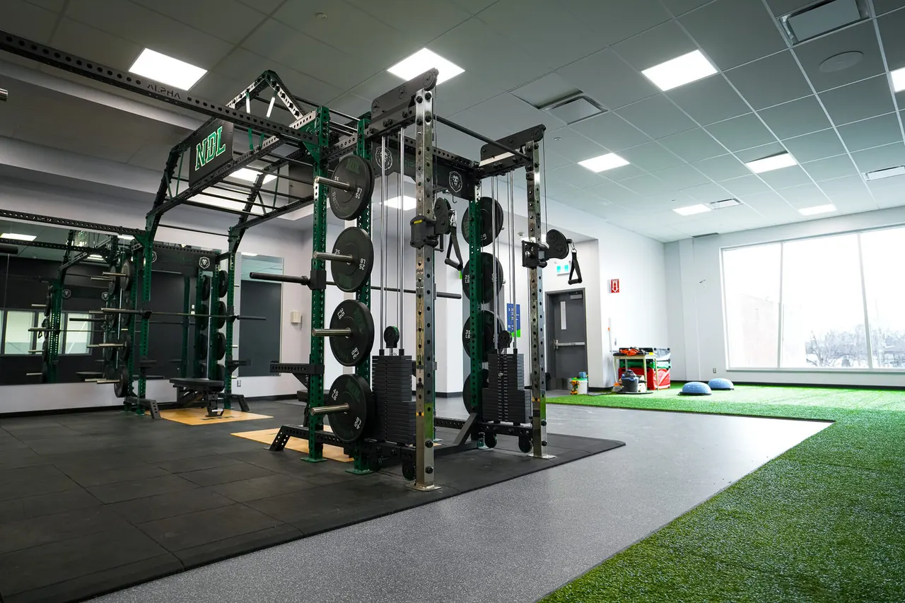 Collège Notre-Dame-de-Lourdes Weight Room